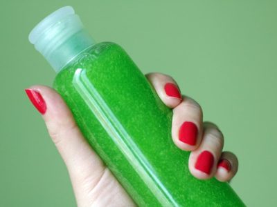 Las 3 plantas que tenés que agregar a tu shampoo para que que tu cabello crezca más vigoroso y detener la caída