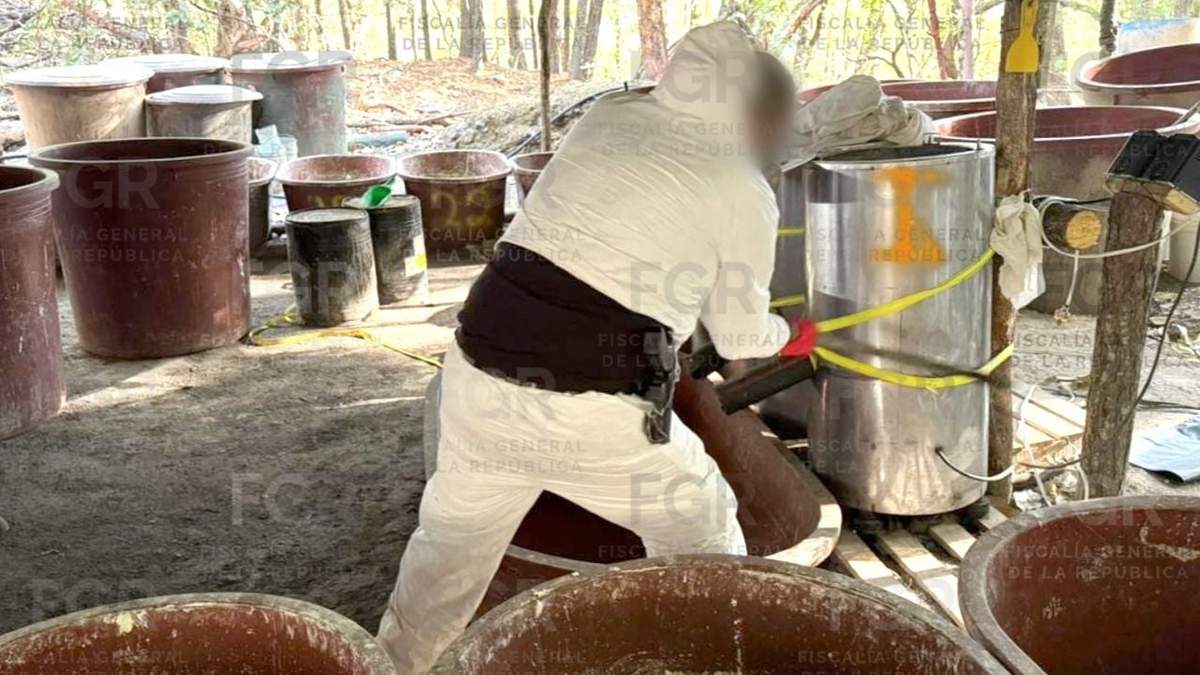 La FGR aún está en el proceso de embalar y trasladar las sustancias halladas en el narcolaboratorio en Chihuahua