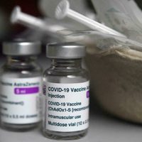 Excelentes noticias: la combinación de las vacunas Sputnik V y AstraZeneca es altamente efectiva