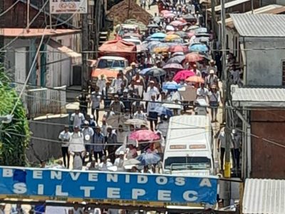 Miles de manifestantes en Siltepec, Chiapas, exigen al gobierno garantizar la paz