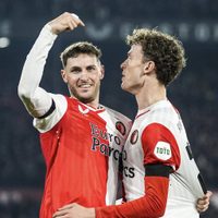 Santiago Giménez anota en la victoria 3-0 del Feyenoord (Video)