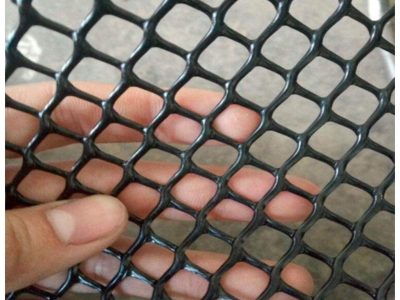 Con solo 1 malla plástica: creá este hermoso portamacetas que parece comprado en un bazar