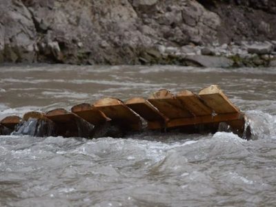 Retomaron la búsqueda del joven criancero que fue arrastrado por la corriente en el río Varvarco