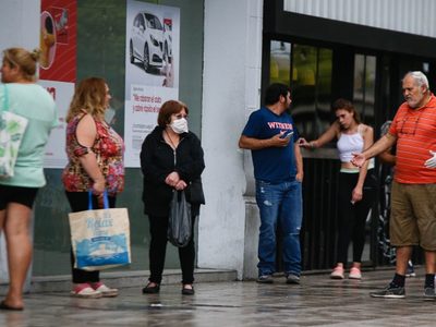 ¿Para quiénes abren hoy los bancos?