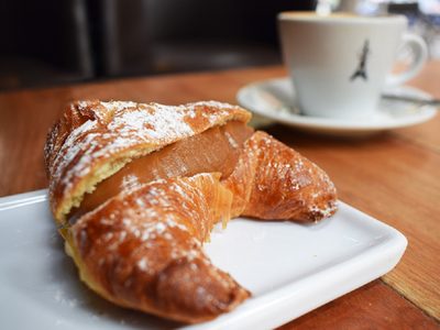 Medialunas rellenas de dulce de leche: poné la pava y deleitate con esta receta fácil y perfecta