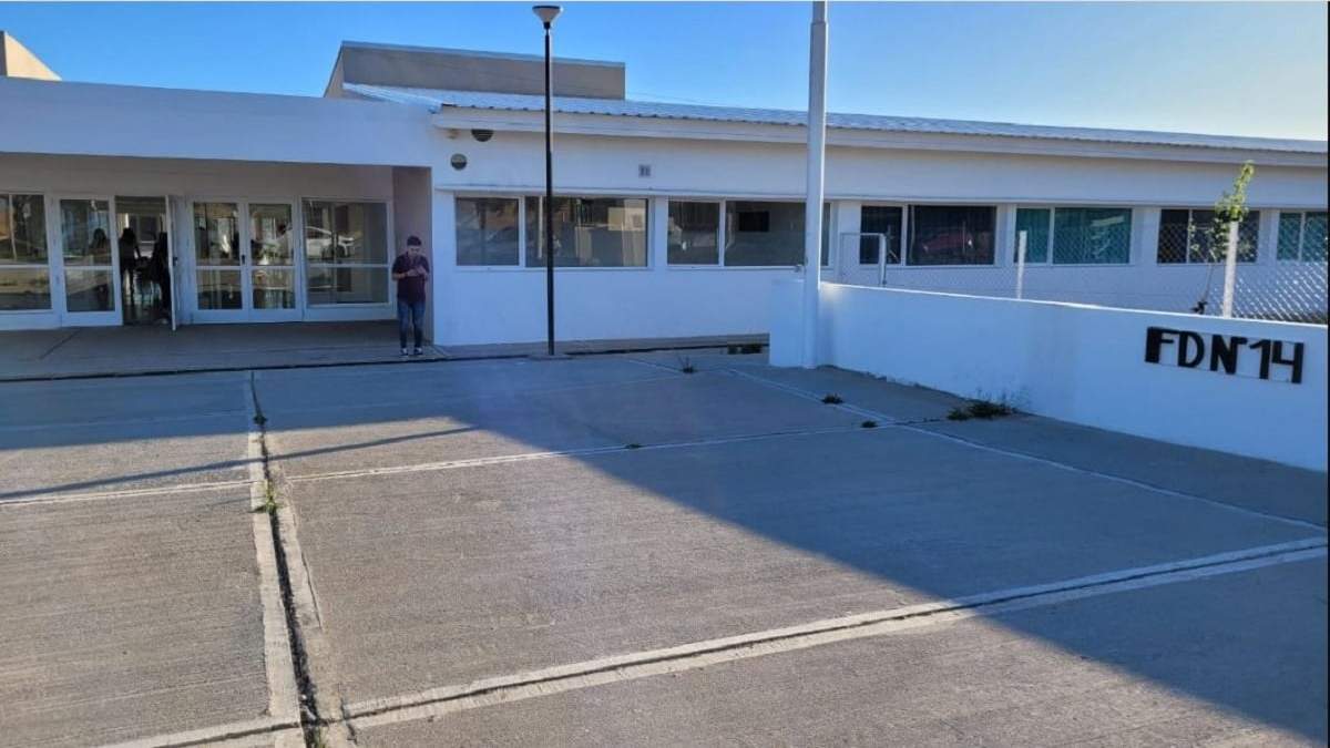 La comunidad del IFD 14 de Cutral Co pidió por la ampliación del edificio. Fuente: (Cutral Co al Instante)