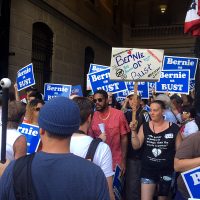 Exigencias y rechazo a Hillary Clinton, en convención demócrata