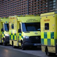 “Es un momento horrible”: los servicios de emergencias del Reino Unido bajo presión por nueva cepa