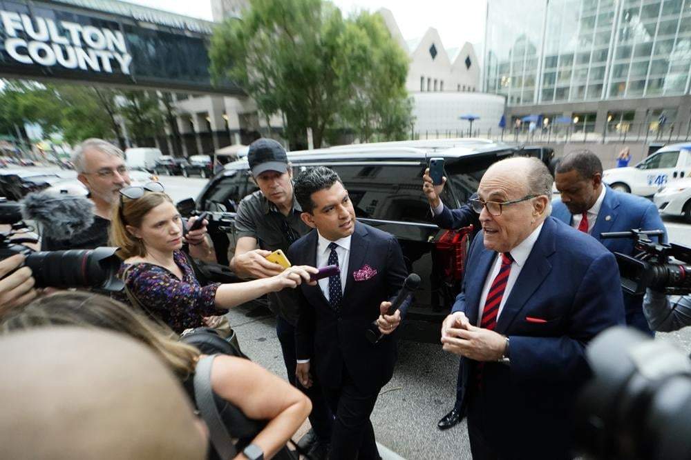 Rudy Giuliani a su llegada a los tribunales en el condado de Fulton, en Atlanta