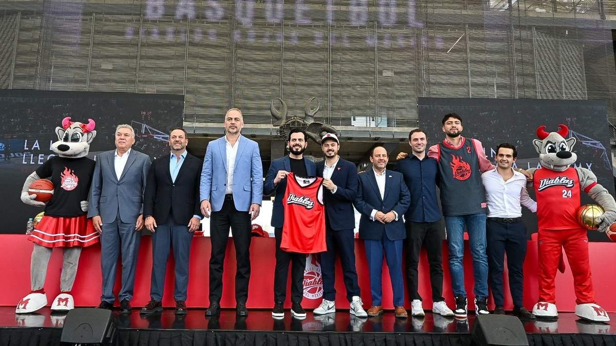 En la presentación oficial del nuevo equipo