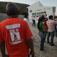 Astudillo prefirió construir panteón que hacer perfiles genéticos de cadáveres, reprocha Caravana de Búsqueda de Desaparecidos