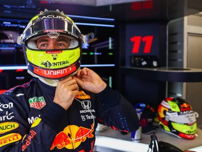 Sergio "Checo" Pérez sube al podio, logra el tercer lugar del GP de EU