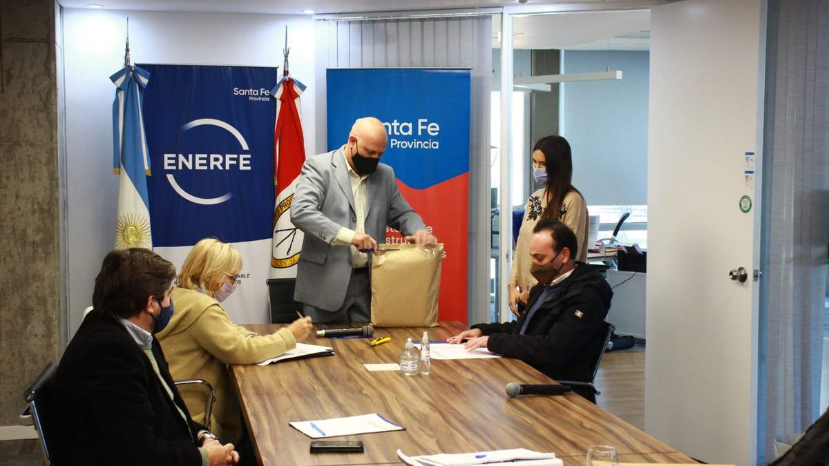 Licitación en la sede de ENERFE. Fuente: (Twitter)
