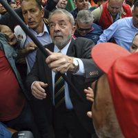 Lula niega cargos de corrupción y denuncia acoso tras interrogatorio judicial
