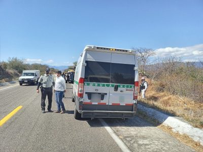 Migración rescata a 28 migrantes nicaragüenses que eran trasladados en ambulancia pirata en Oaxaca