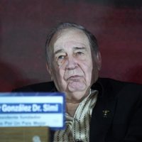 Dr. Simi “se destapa” por tercera vez para el Nobel de la Paz