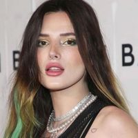 "¡Peligroso escote!" Bella Thorne hizo temblar todo con su vestido ¿Preparado?