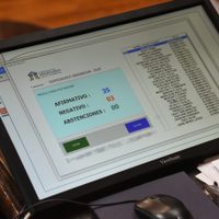 Cornejo celebró la aprobación del Presupuesto 2026 y el PJ votó partido
