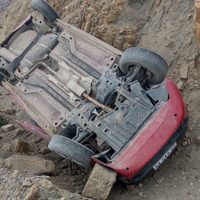 Un conductor volcó en Ruta 40, cerca de Chos Malal, y abandonó el auto