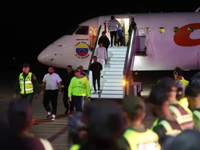 Llegan los deportados argentinos por Trump