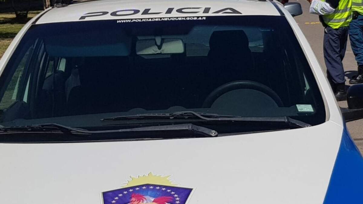 La policía de la División Tránsito encontró una motocicleta 150 cc tirada, sin conductor. Fuente: (Facebook)