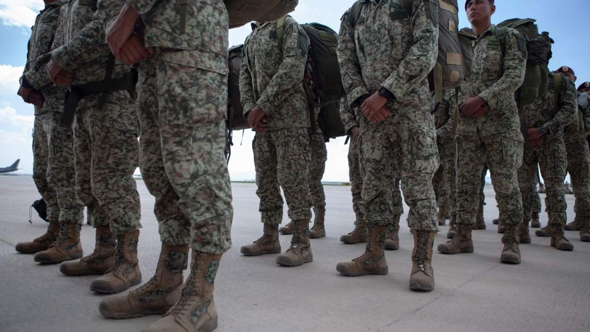 Militares