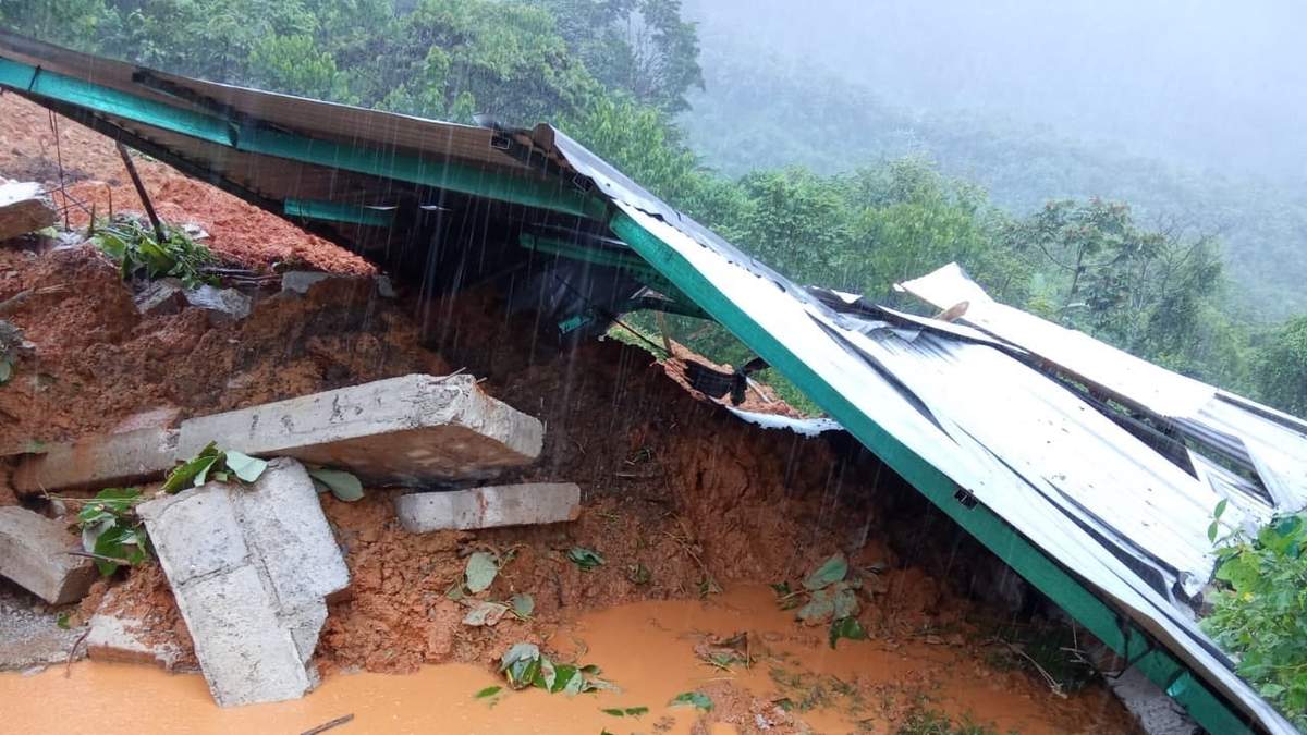Deslizamiento de ladera en la localidad Carrizal del municipio de Tila