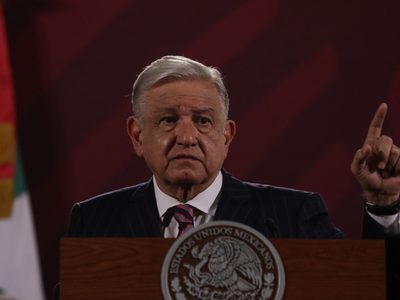 A los consejeros del INE no les diré qué hacer, pero que actúen democráticamente: AMLO