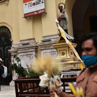 Misas virtuales, alcohol en gel y barbijos para honrar a San Cayetano en las provincias