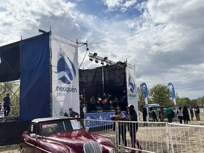 Más de 25 mil personas asistieron a la “mega” exposición de autos antiguos