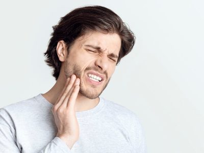 Odontólogos alertan que problemas bucodentales pueden generar dolores faciales, mandíbula y cabeza