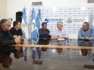 La municipalidad de Neuquén y el SiTraMuNe acordaron un aumento del 25 % para los empleados