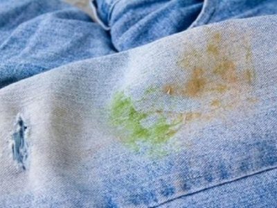 Sacá de una vez por todas las manchas de pasto de la ropa de tu hijo con este efectivo truco