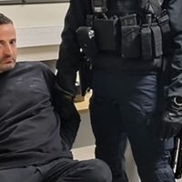 Cae jefe de la mafia mientras cenaba en un restaurante de lujo