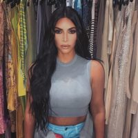 A nada de los 40: Kim Kardashian luce un increíble vestido y desafía el paso del tiempo