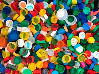 No tires las tapitas de las botellas de gaseosa: creá estos minicontenedores para guardar cosas