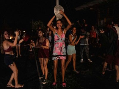 Cientos protestan en Cuba por apagón tras paso de "Ian"