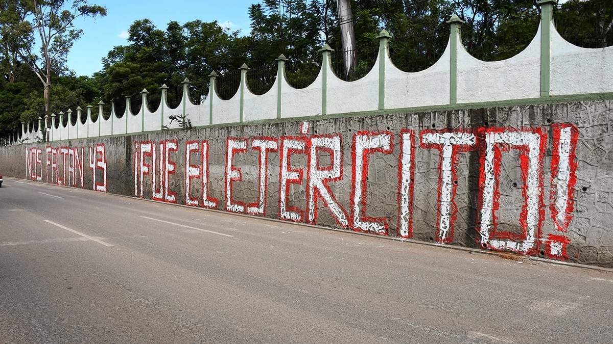 Organizaciones sociales protestaron en el cuartel de la 28 zona militar en Santa María Ixcotel