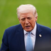 Trump amenaza con destruir centrales eléctricas iraníes si no abren el estrecho de Ormuz en 48 horas