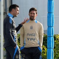 Las fotos los vendieron: Lionel Scaloni dio detalles sobre la reunión que tuvo con Messi en Rosario