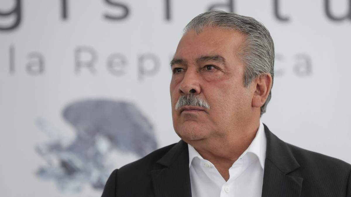 Raúl Morón, durante conferencia de prensa en el Senado de la República