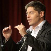 Solo los de planta: Kicillof dejó afuera del aumento a los estatales "contratados"
