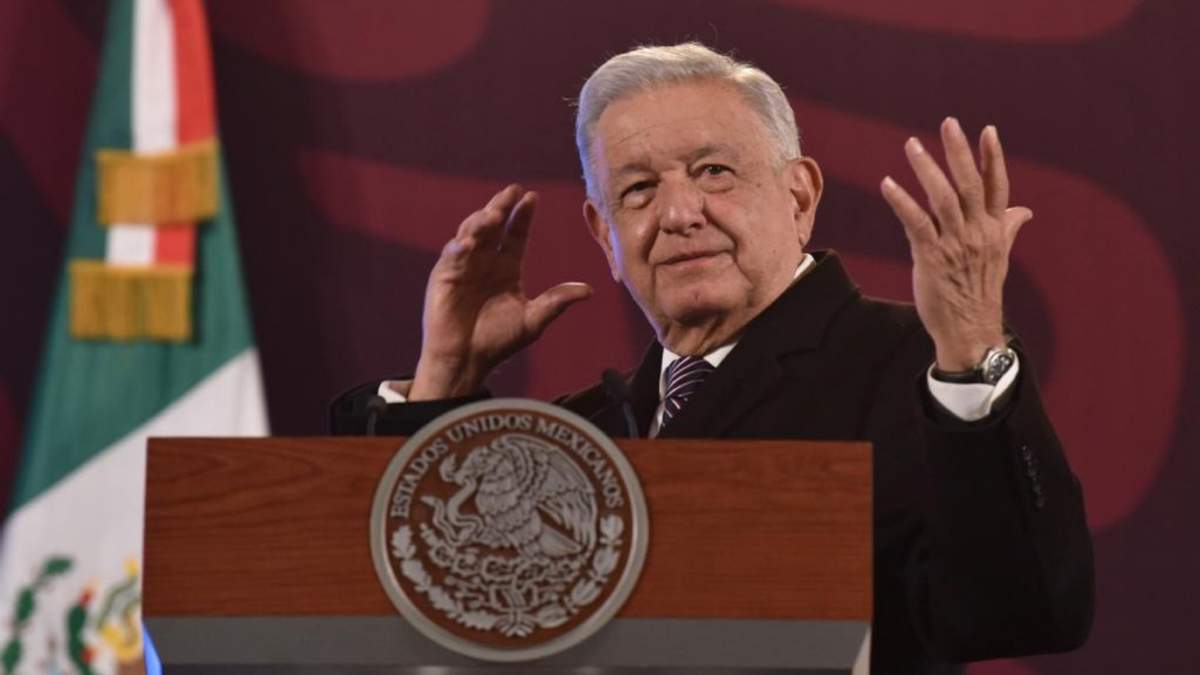 AMLO critica las mañaneras de Xóchitl Gálvez a las 10 de la mañana