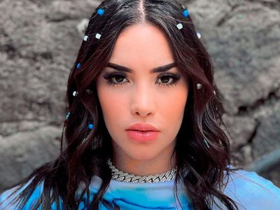 Inesperado: Kimberly Loaiza causa furor luego de repartir 100 mil pesos entre desconocidos