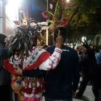 Un altar, veladoras y oraciones 'protegen” a AMLO en la casa de transición