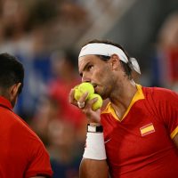 Rafael Nadal reveló uno de los secretos del tenis: qué piensan cuando eligen las pelotas en el saque