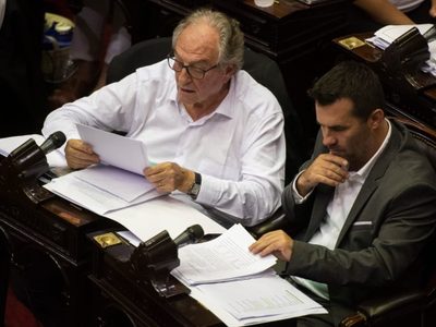 El diputado nacional, Carlos Heller, llega a Neuquén a apoyar a los candidatos del Frente de Todos