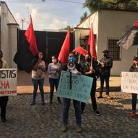 Trabajadora de Notimex evidencia violación a la huelga, la hostigan y le retienen celular personal