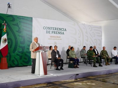 AMLO anuncia paquete de apoyos, previo censo casa por casa, a damnificados por Grace en Veracruz