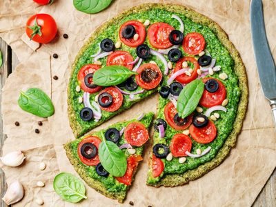 Pizza de espinaca: resolvé el almuerzo o cena con esta receta que no vas a poder dejar de comer